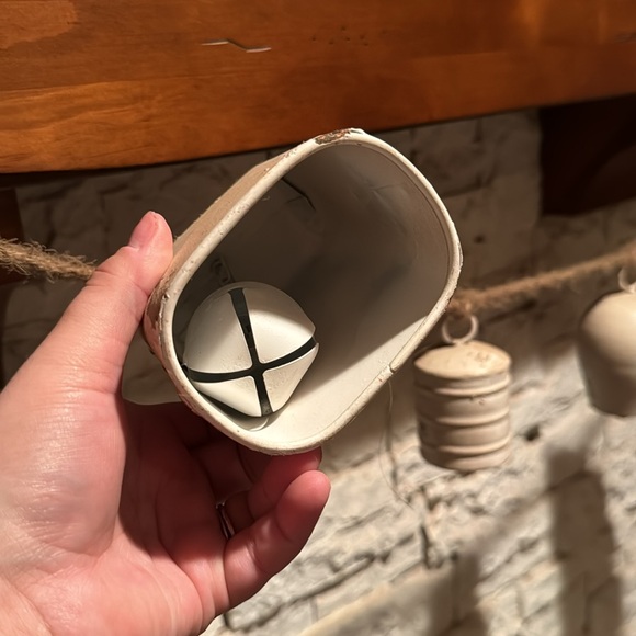 Rustic Cowbell garland - Picture 5 of 5